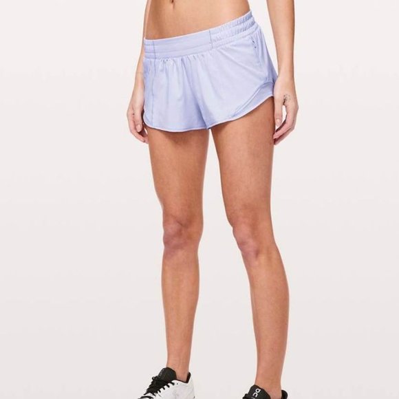 🍋 Lululemon Hotty Hot Short (2.5”) - Picture 1 of 5